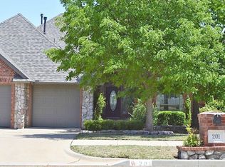 201 Summit Ridge Ct, Norman, OK 73071