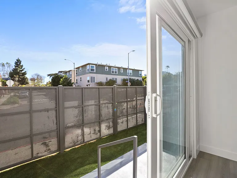 8777 Cadillac Avenue Apartments — Photo 65