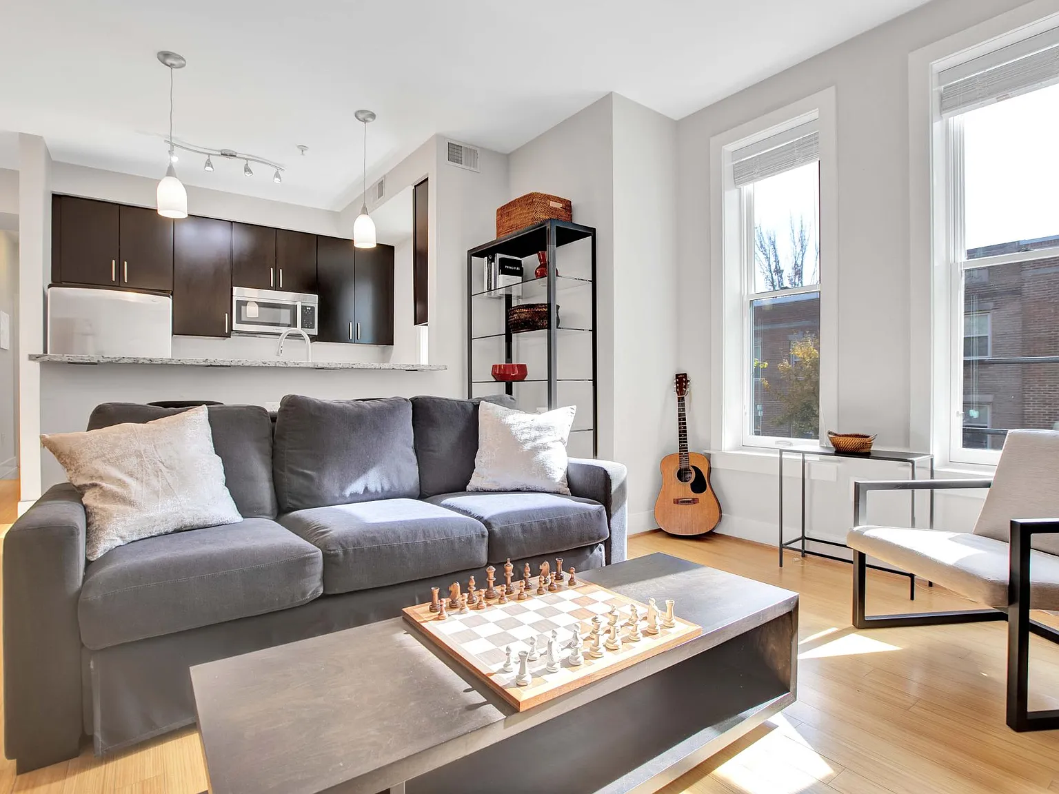 2 bed, 839 sqft, $5,700 — Photo 3