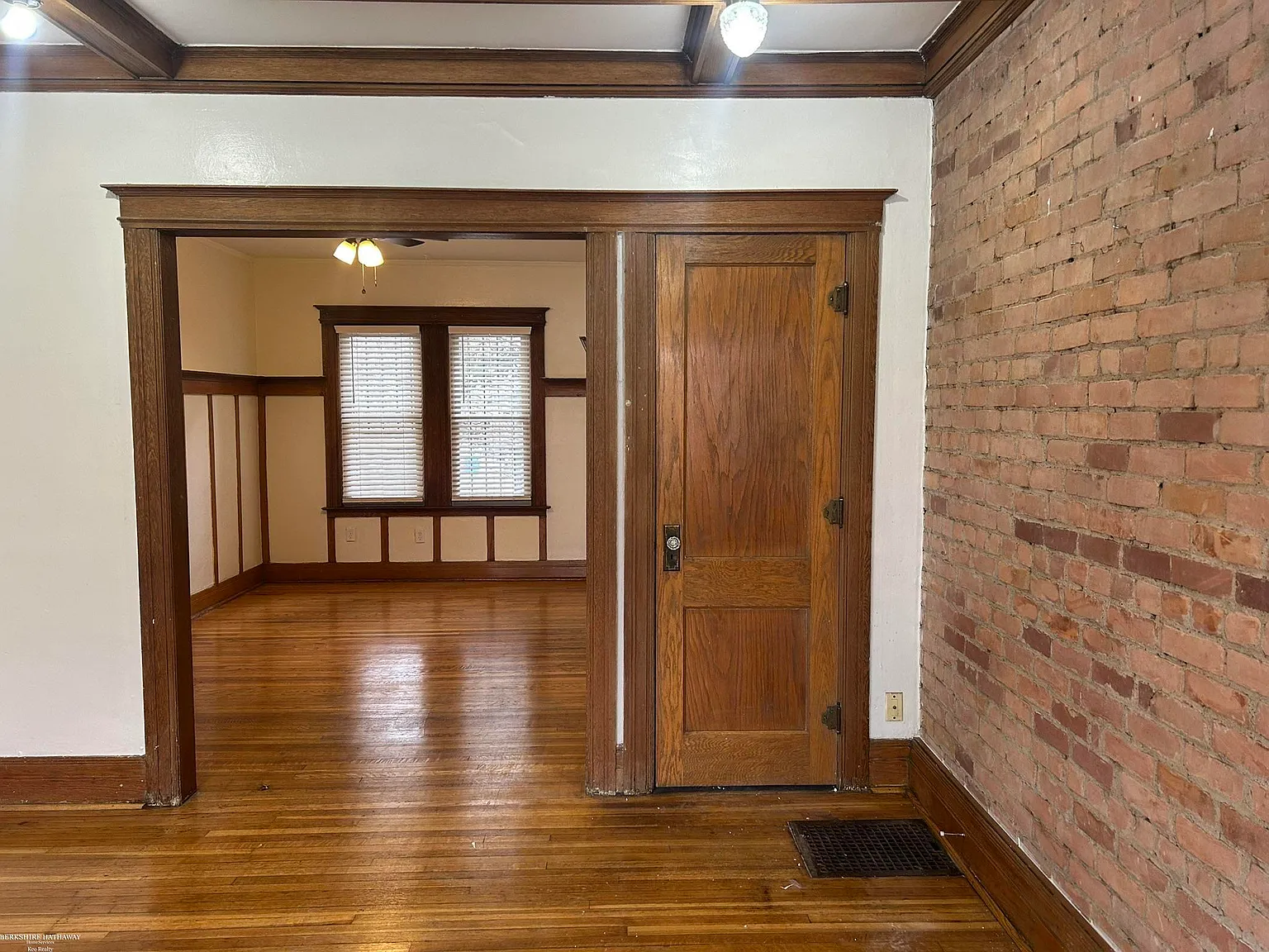 1533 W Hancock St — Photo 3