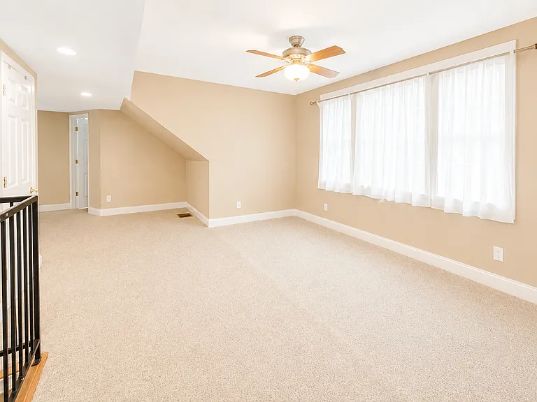 414 Cornell Pl — Photo 16