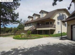 22120 W Hacienda Dr, Grass Valley, CA 95949
