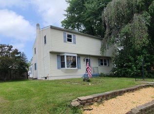 302 Valley Rd, Enola, PA 17025
