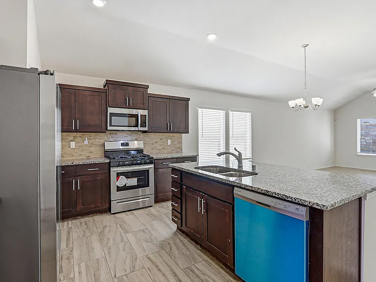 13745 Lago Vista Ave — Photo 6