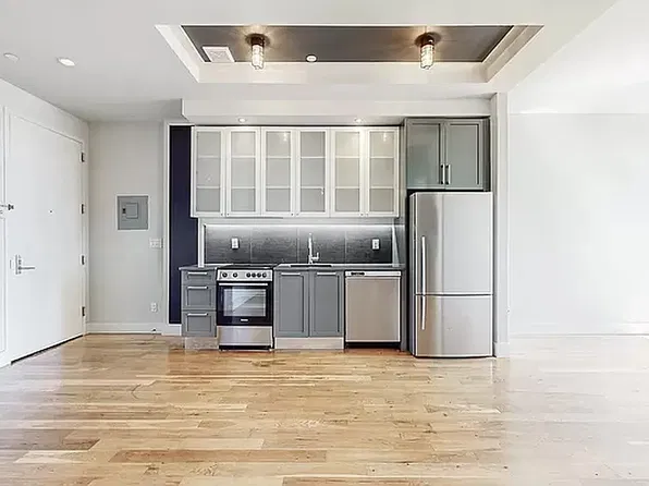 706 Lafayette Ave #2, Brooklyn, NY 11221