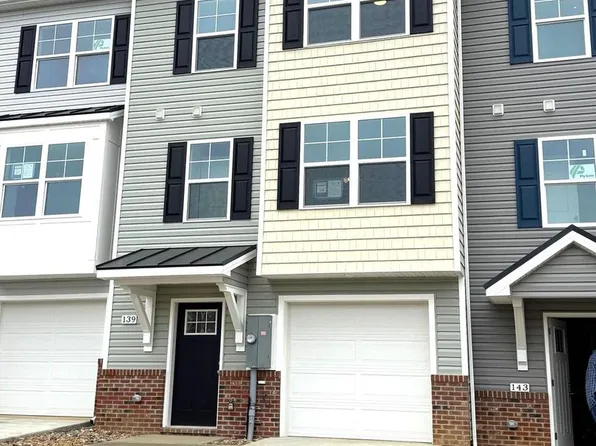 139 Olga Dr, Martinsburg, WV 25403