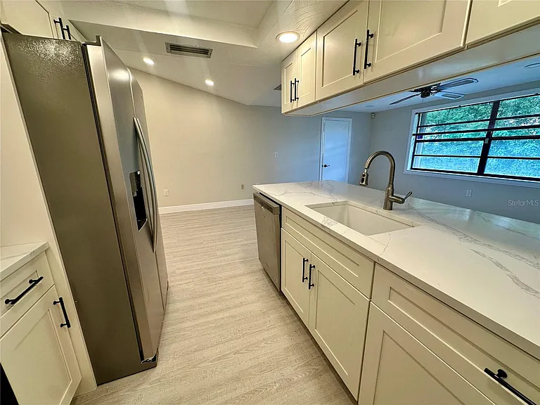 4420 Sawgrass Blvd — Photo 11