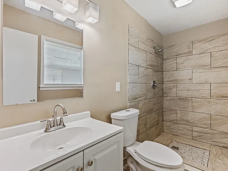 1689 Clementine Rd — Photo 10