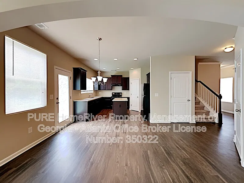 4 bed, 3.0 bath, 1826 sqft, $2,000 — Photo 3