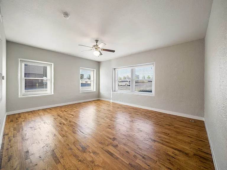 Coliseum Apartments — Photo 9