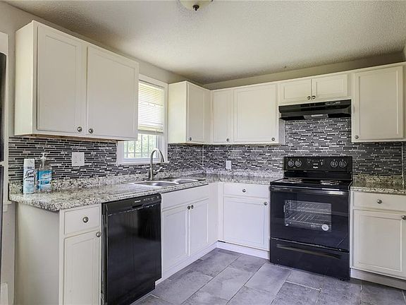 5th image of 2816 E 63rd St