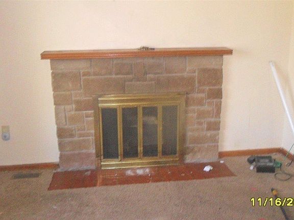 5th image of 258 Dickinson Ave