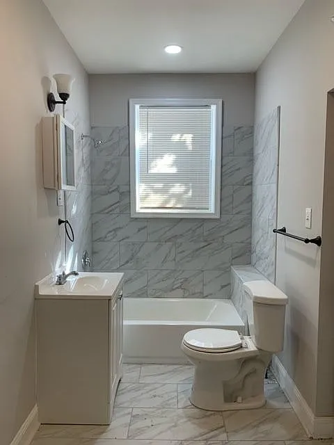 Updated 2-Bedroom Fishtown Townhome with Central Air — Photo 3