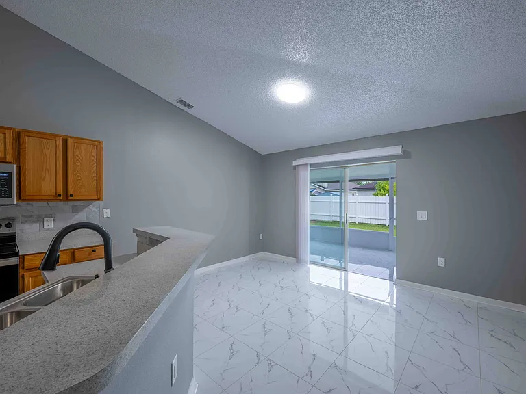 6920 Playpark Trl — Photo 24
