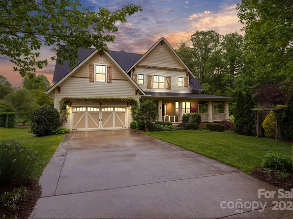 3 Applewood Dr, Asheville, NC 28805