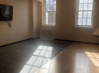 2015 Chestnut St APT 3F, Philadelphia, PA 19103