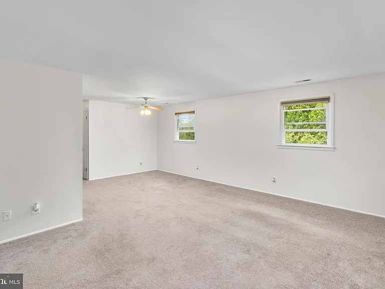 295 Lander Dr #B — Photo 8