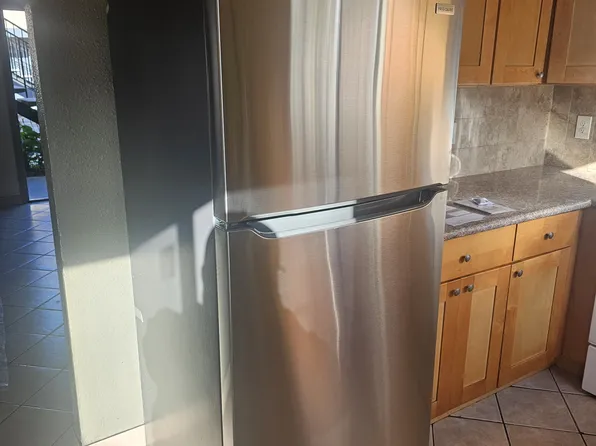 601 E 7th St APT B103, Gilroy, CA 95020