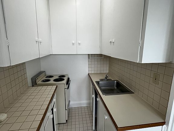 2nd image of 1338 21st Ave APT 10
