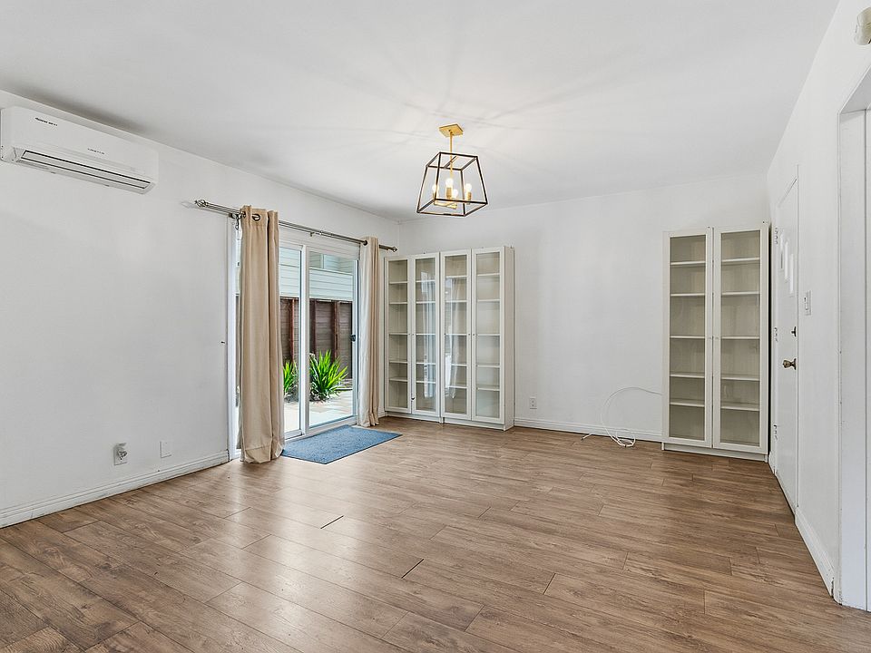 Bright and spacious 1 bed unit - upgraded - direct to private backyard