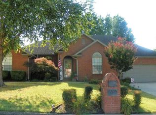 1705 Walnut Valley Dr, Paragould, AR 72450