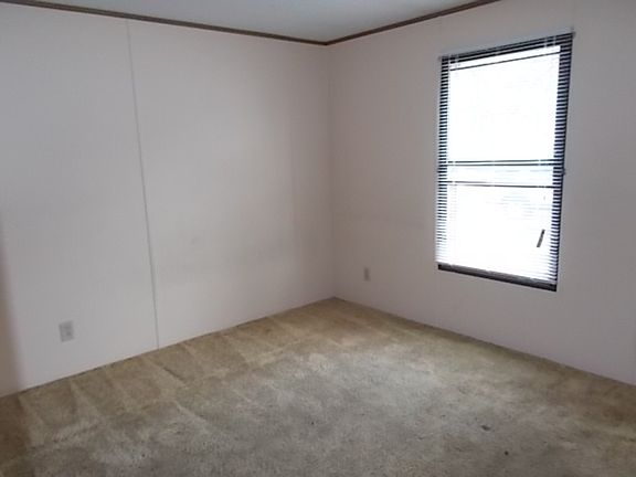 3rd image of 3275 Susan Cir S