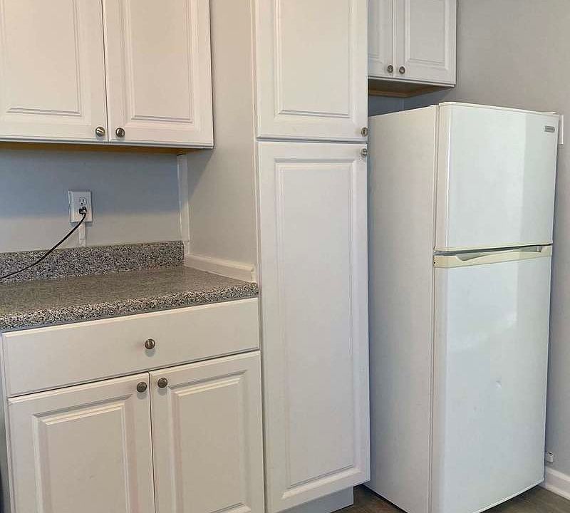 1st image of 1115 Ovington Ave APT 2