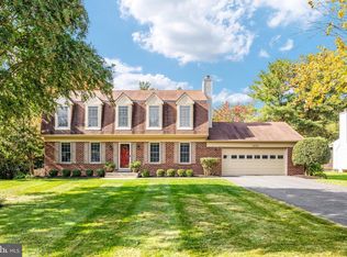 13172 Autumn Hill Ln, Herndon, VA 20171