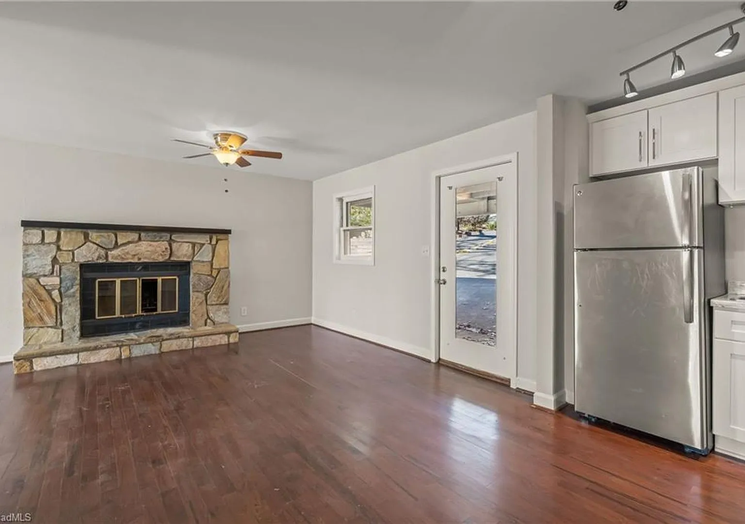 Private Basement Unit at 2630 Merry Oaks Trail — Photo 3