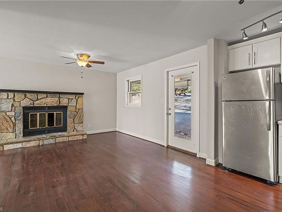 3rd image of 2630 Merry Oaks Trl