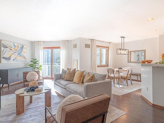 3rd image of 1372 Carling Dr APT 208