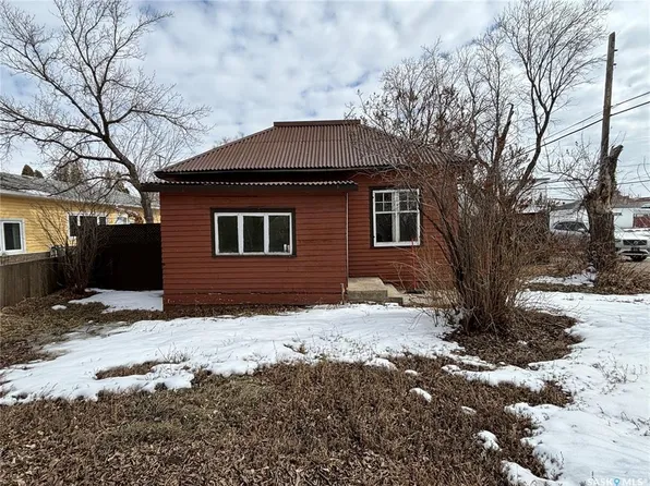301 2nd STREET W, Delisle, SK S0L 0P0