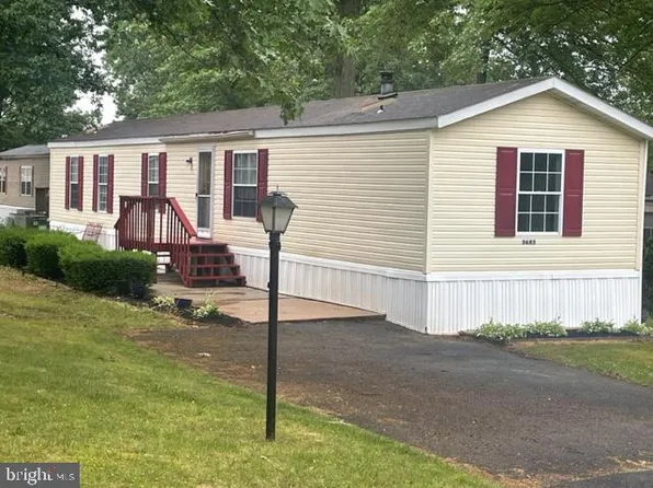 2683 Oakwood Heights Dr, Stewartstown, PA 17363