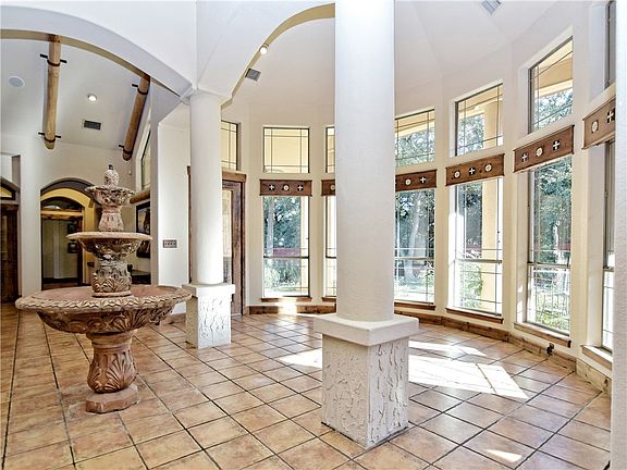 5th image of 2317 S Woodway Dr