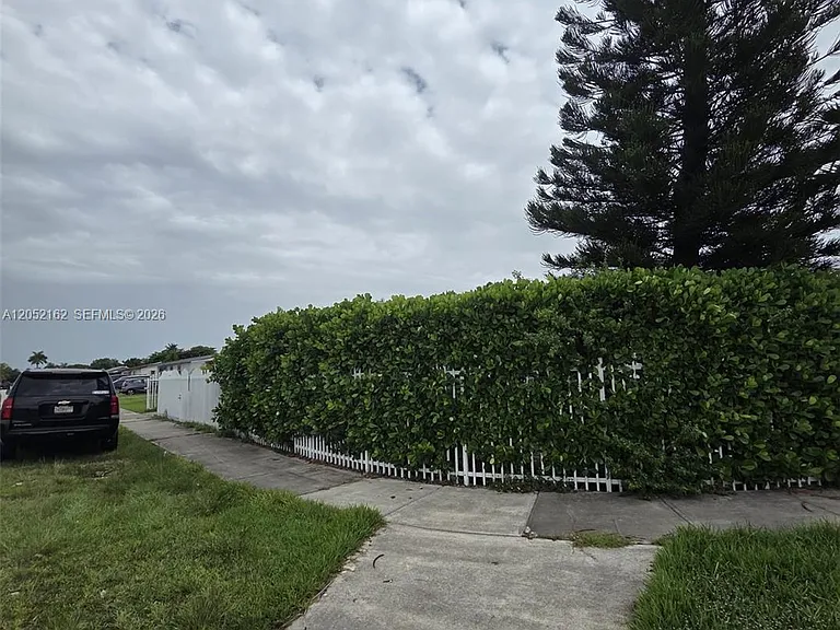 11911 SW 185th St — Photo 13