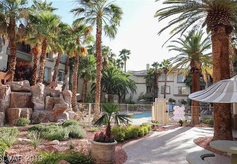 7123 S Durango Dr #111 — Photo 3
