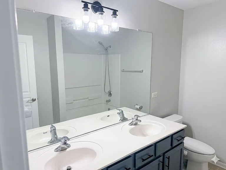 1513 Bristol Ln #4 — Photo 6