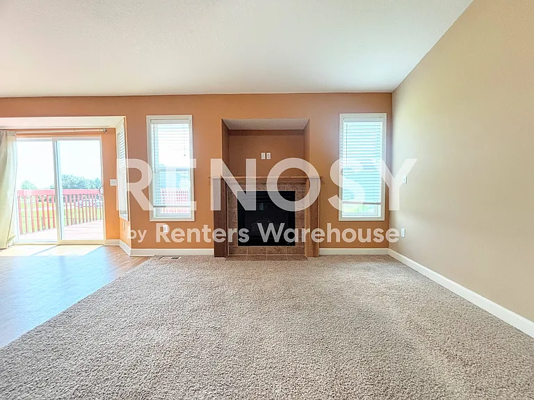 8228 Dakota Dr — Photo 15