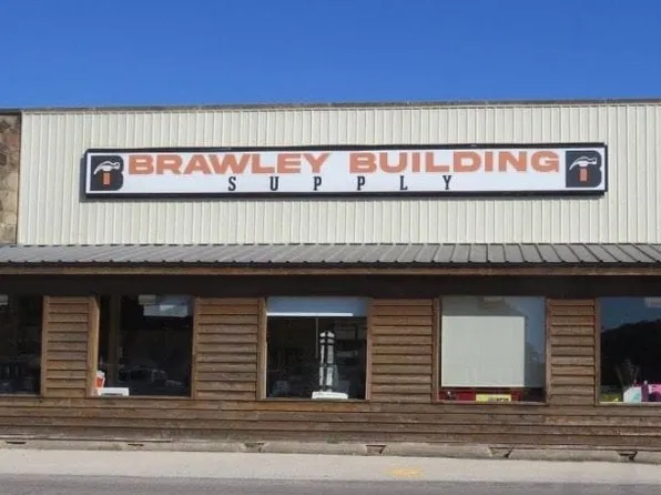 101 W Walnut St, Ellington, MO 63638