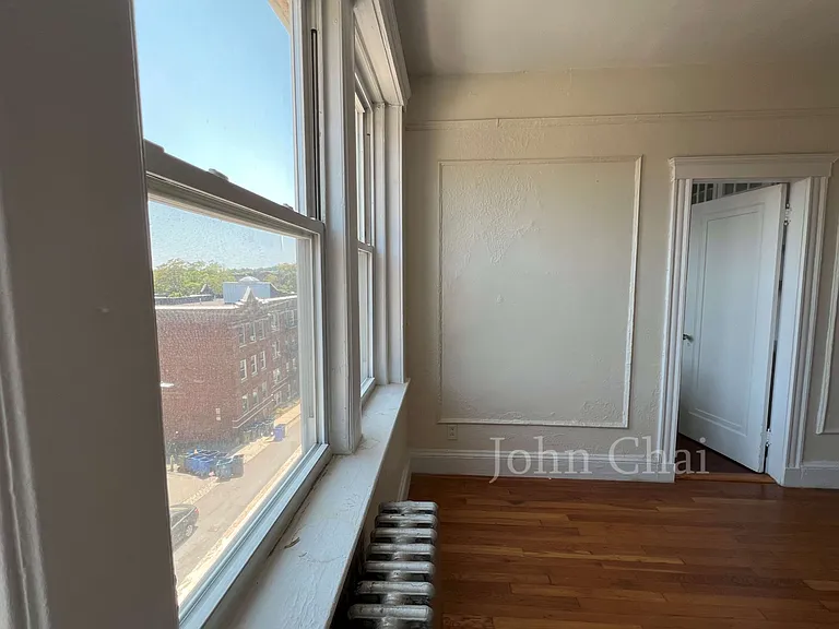 70 Chiswick Rd #11 — Photo 5