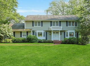 3 Mellis Pl, Valhalla, NY 10595