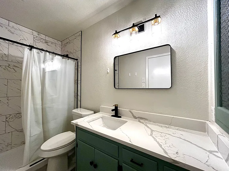1005 W Martin Luther King Jr Blvd #B — Photo 25