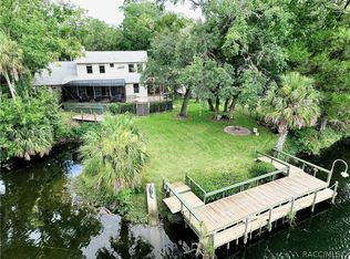 4729 Riverside Dr, Yankeetown, FL 34498