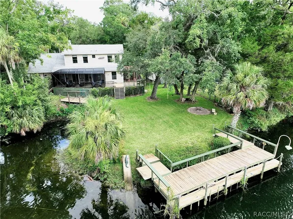 4729 Riverside Dr, Yankeetown, FL 34498
