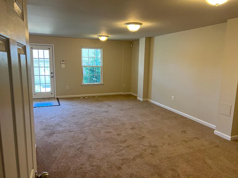 11761 Nationals Ln — Photo 4