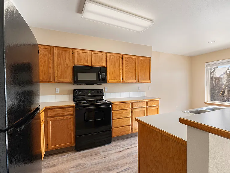 Ashton Apartments — Photo 77