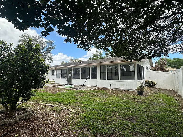 616 Iris St — Photo 31
