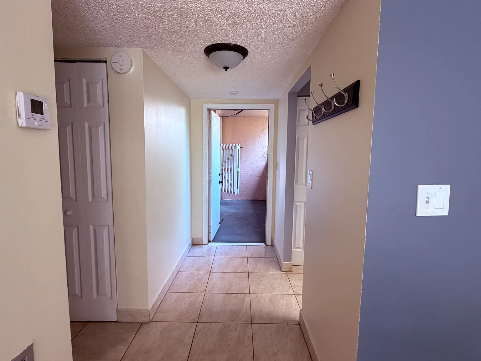 2 bed, 1370 sqft, $2,400 — Photo 3