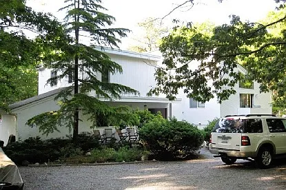 36 Jonathan Dr — Photo 11