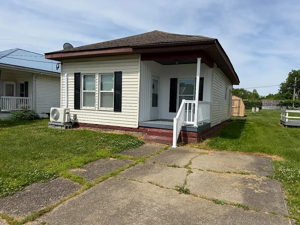 2111 Lincoln Ave